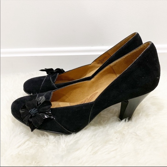 Sofft Shoes - Sofft Black suede flower pumps heels shoes Sz 8.5